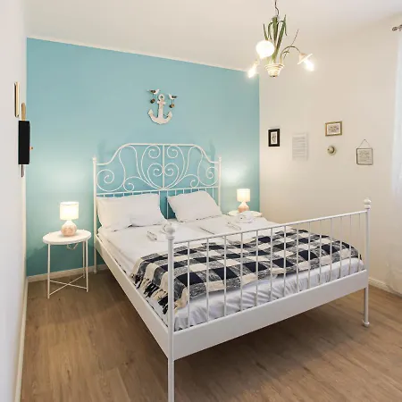 Sherlock'S Holidays Boutique Rooms Portorož Exterior foto