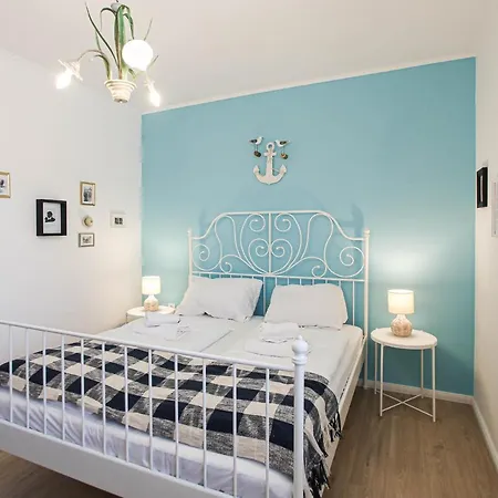 Sherlock'S Holidays Boutique Rooms Portorož Exterior foto
