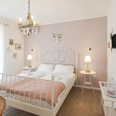 Sherlock'S Holidays Boutique Rooms Portorož Exterior foto