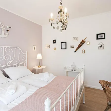 Sherlock'S Holidays Boutique Rooms Portorož Exterior foto