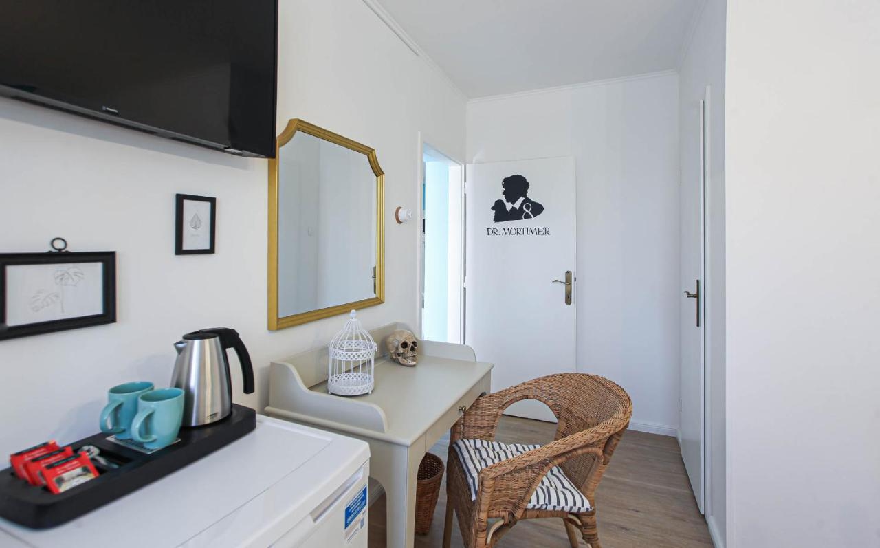 Sherlock's Holidays Boutique Apartment *