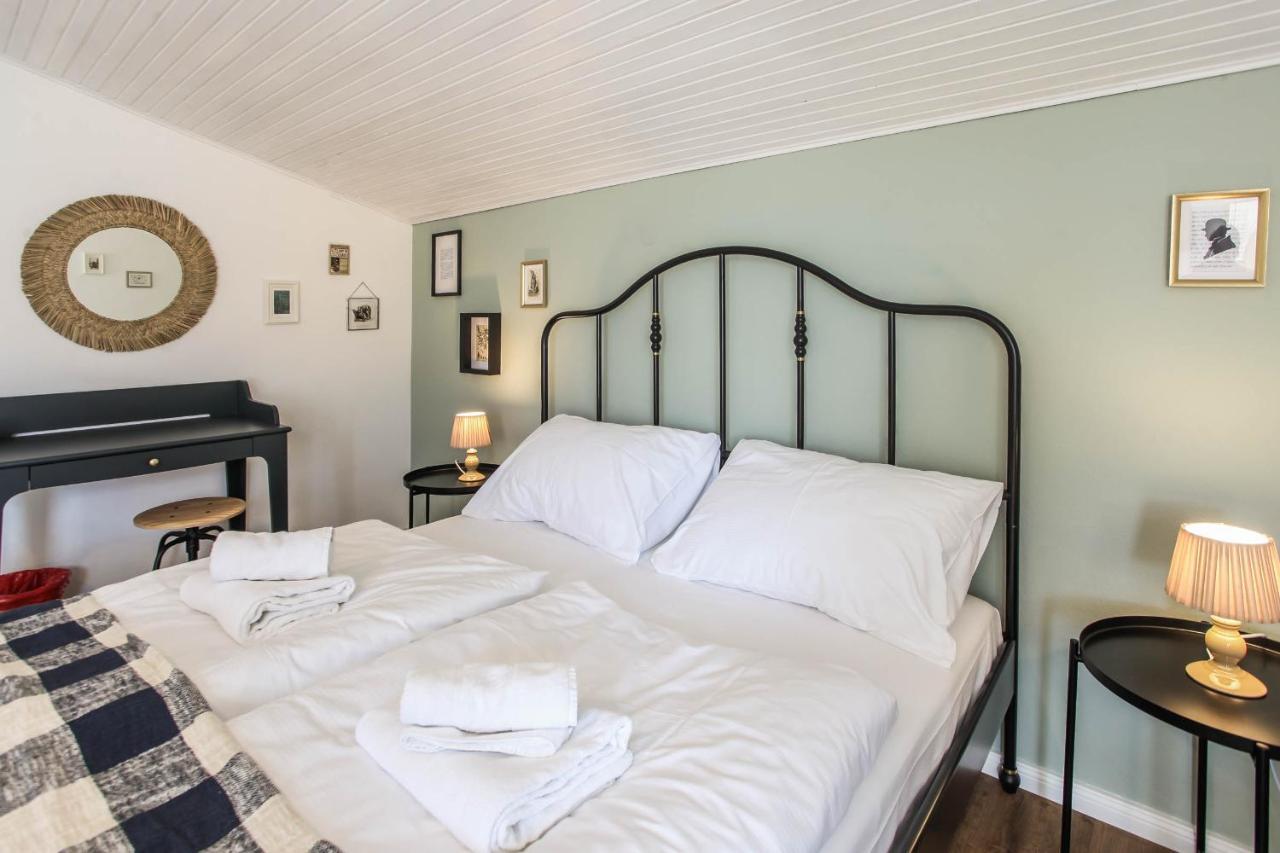 Sherlock's Holidays Boutique Apartment *