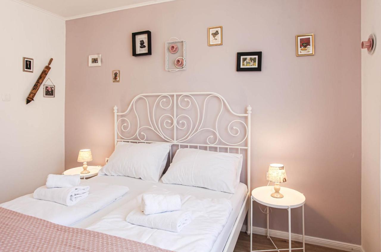 Sherlock's Holidays Boutique Apartment *