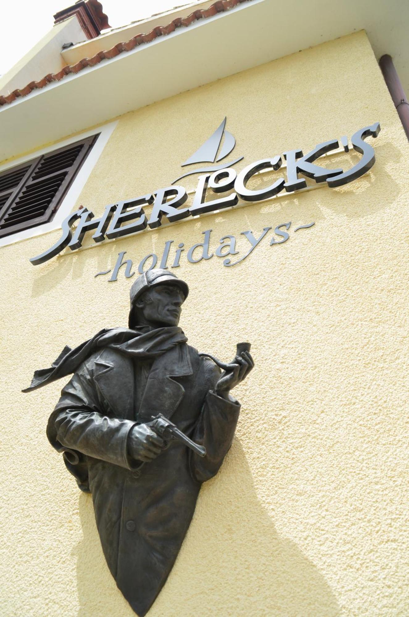 Sherlock's Holidays Boutique *